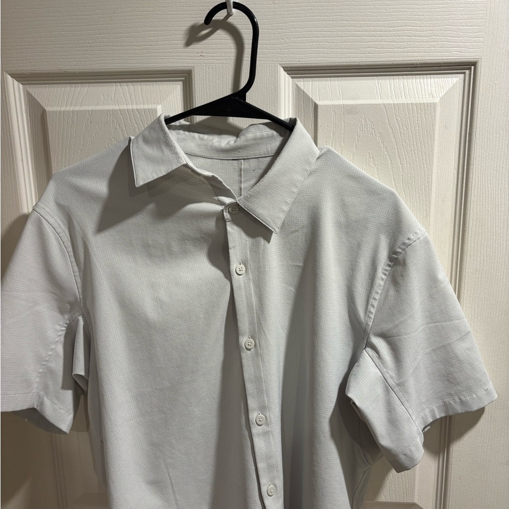 lululemon athletica Men's White Short-Sleeve Button-Down Shirt